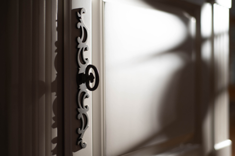 Real Estate Photography Lighting Cabinet Handle Professional